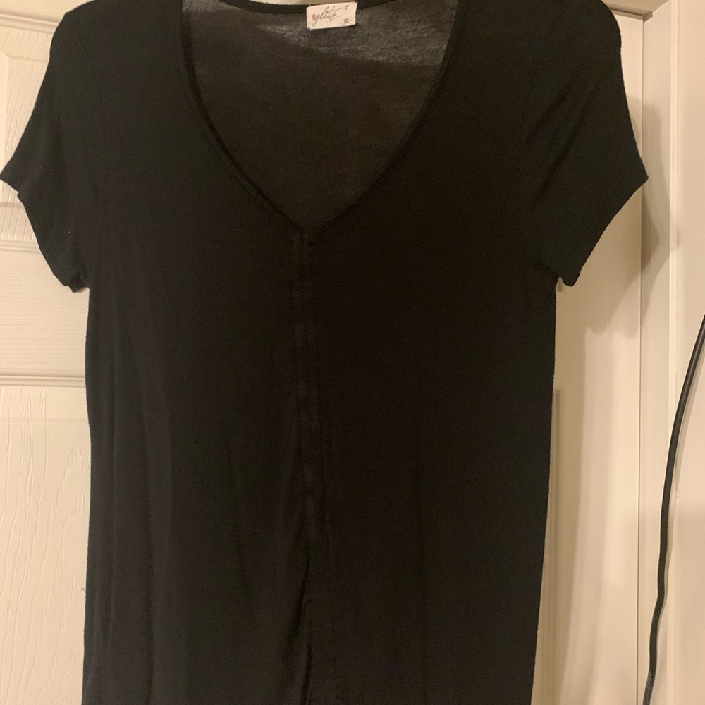 Black tee